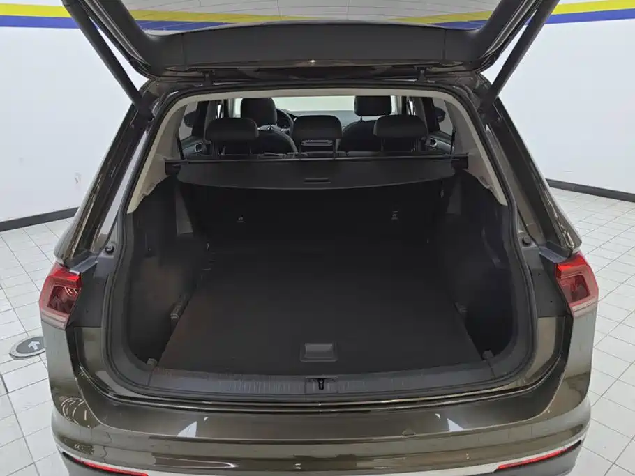 Volkswagen Tiguan L — миниатюра 4