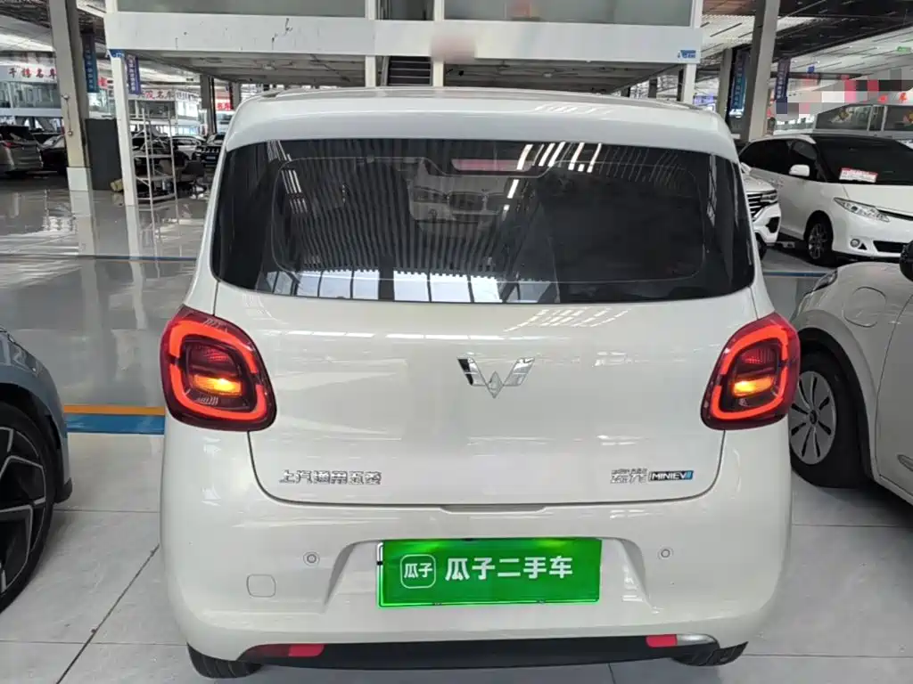 Wuling MINIEV — миниатюра 6