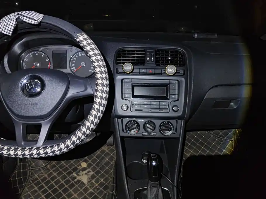 Volkswagen Polo — миниатюра 13