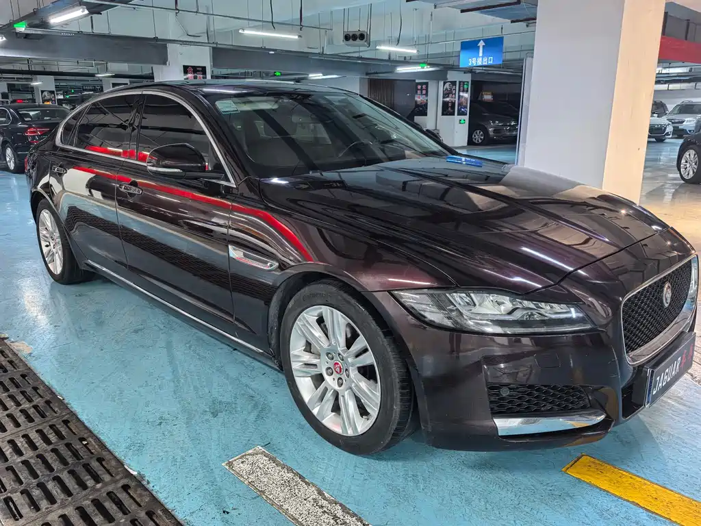 Jaguar XFL — миниатюра 3