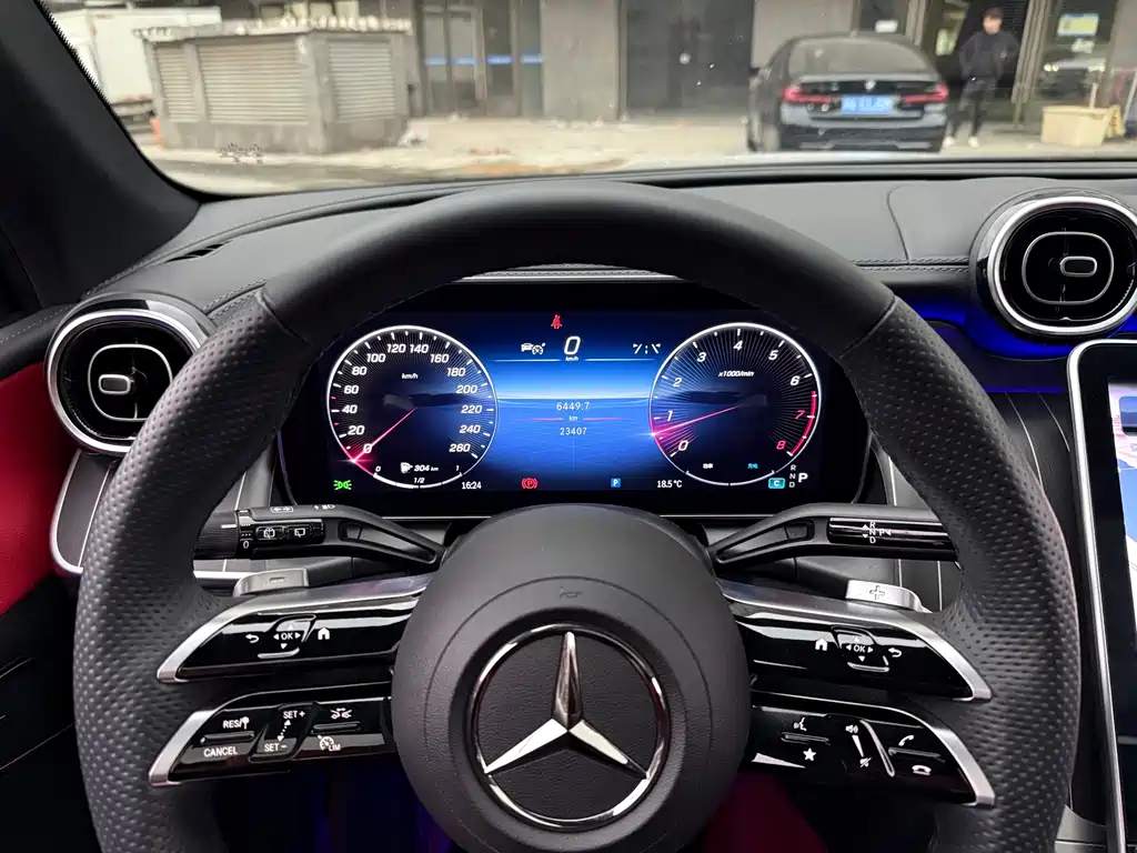 MERCEDES-BENZ GLC