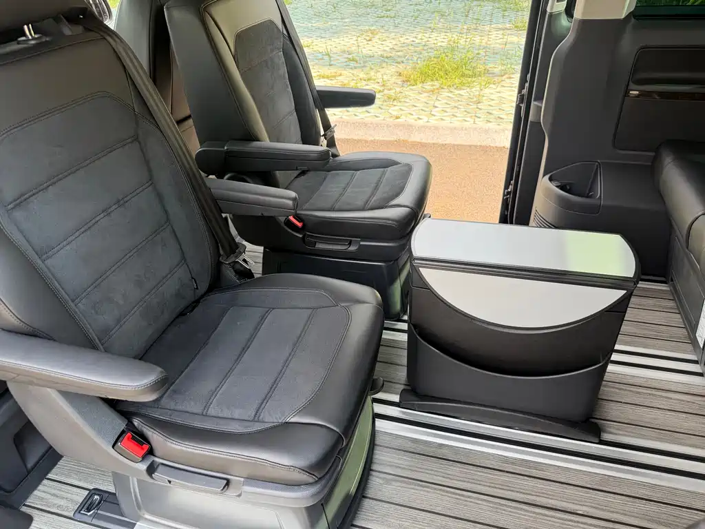 Volkswagen Multivan — миниатюра 15