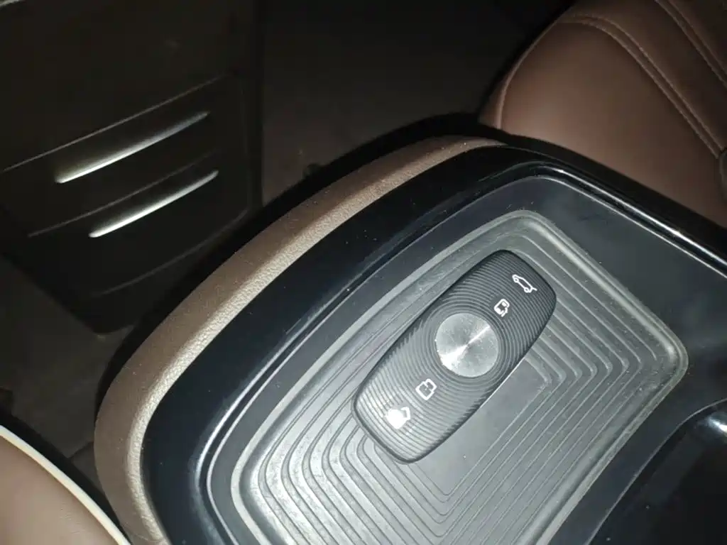 Roewe iMAX8 — миниатюра 9