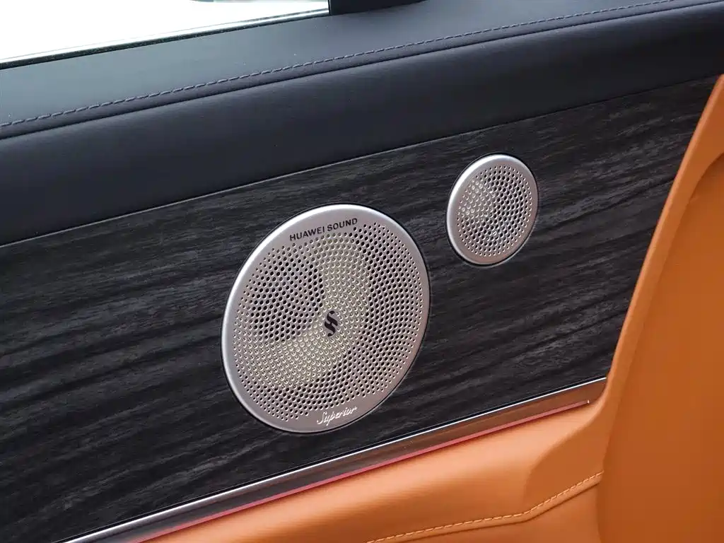 AITO ASK THE WORLD M9