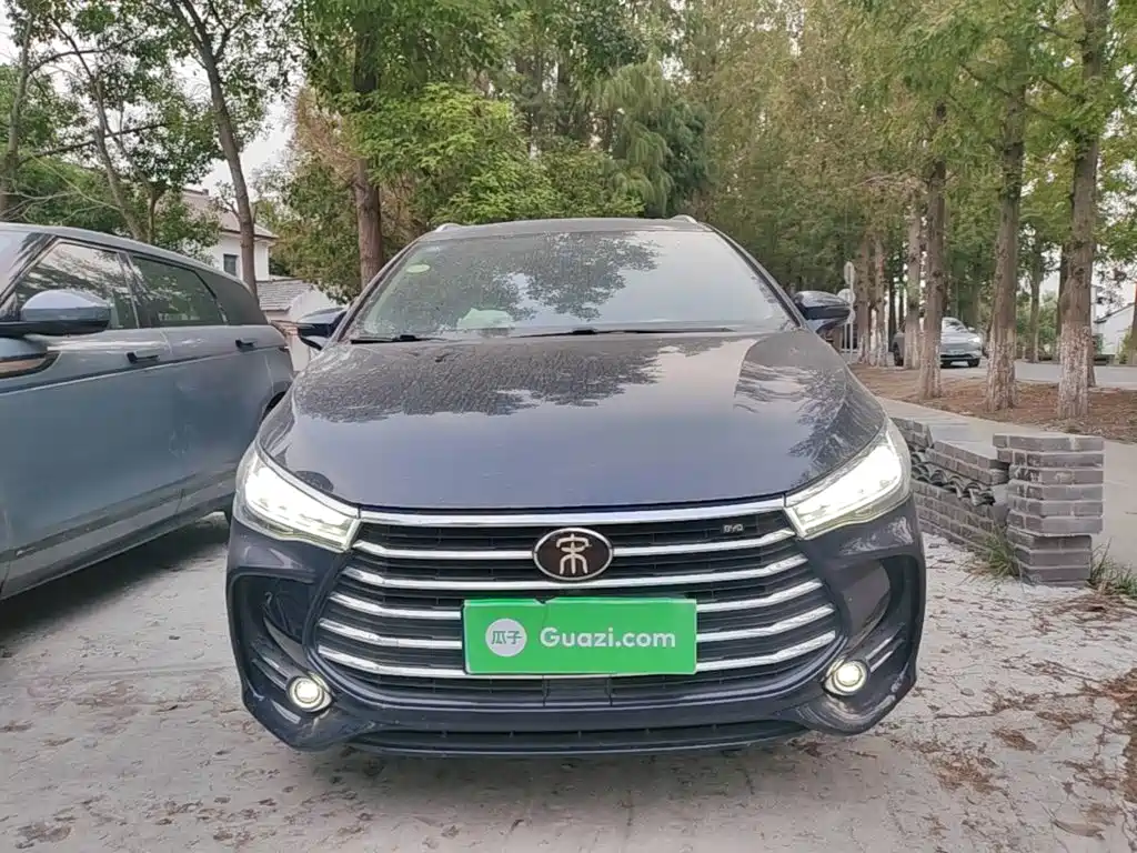 BYD MAX — миниатюра 3