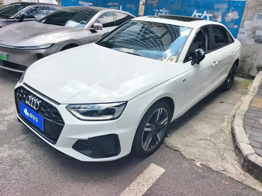 Audi A4L 2022 40 TFSI Luxury