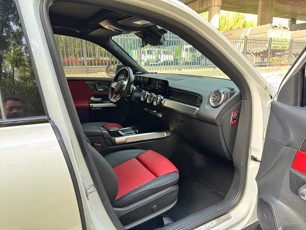 Mercedes-Benz GLB AMG — миниатюра 16