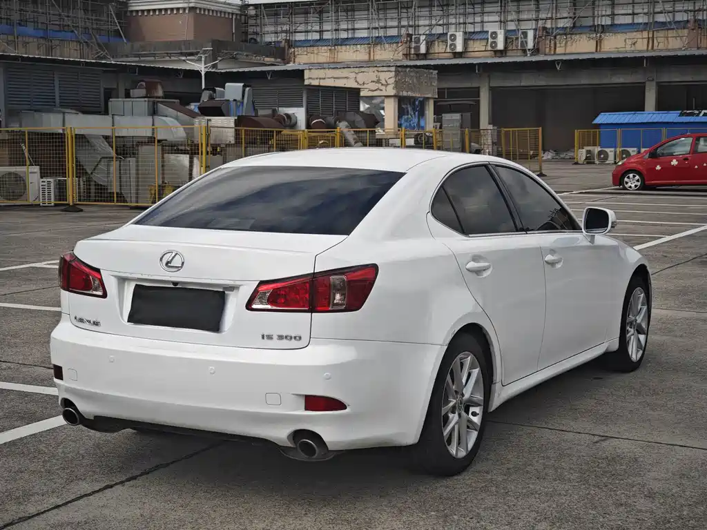 Lexus IS — миниатюра 7