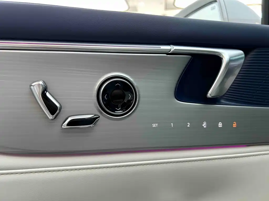 Buick GL8 Hybrid — миниатюра 10