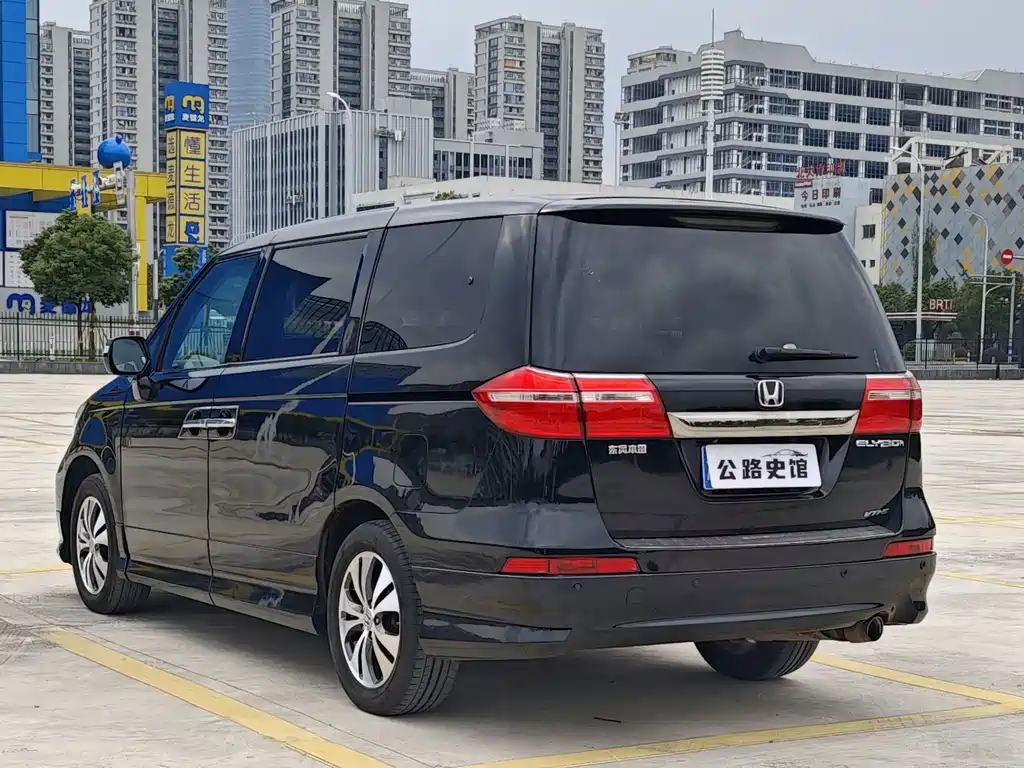 Honda Elysion — миниатюра 3