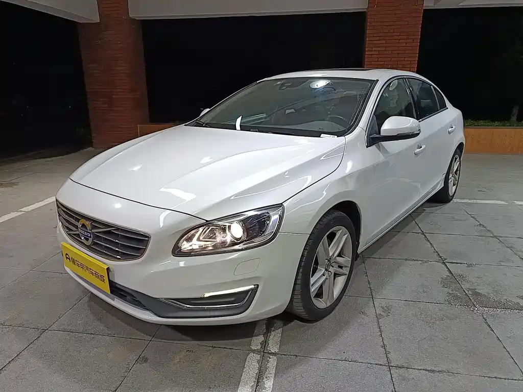 2016 Volvo S60 - zdjęcie 1 z 18