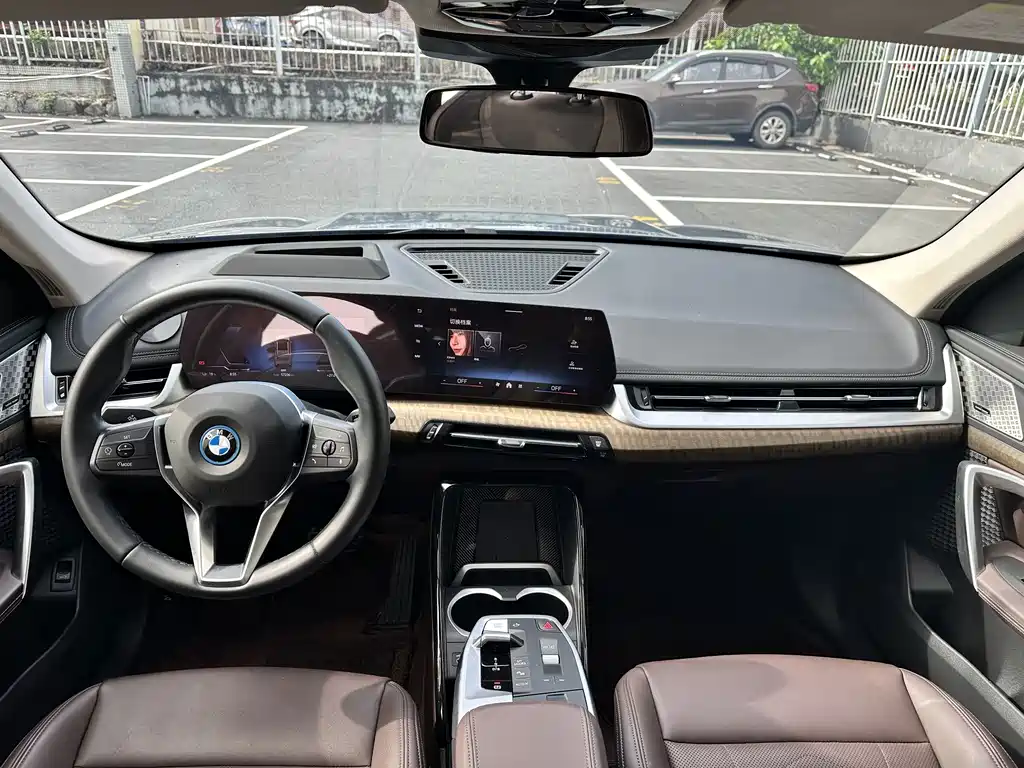 BMW iX1 — миниатюра 19