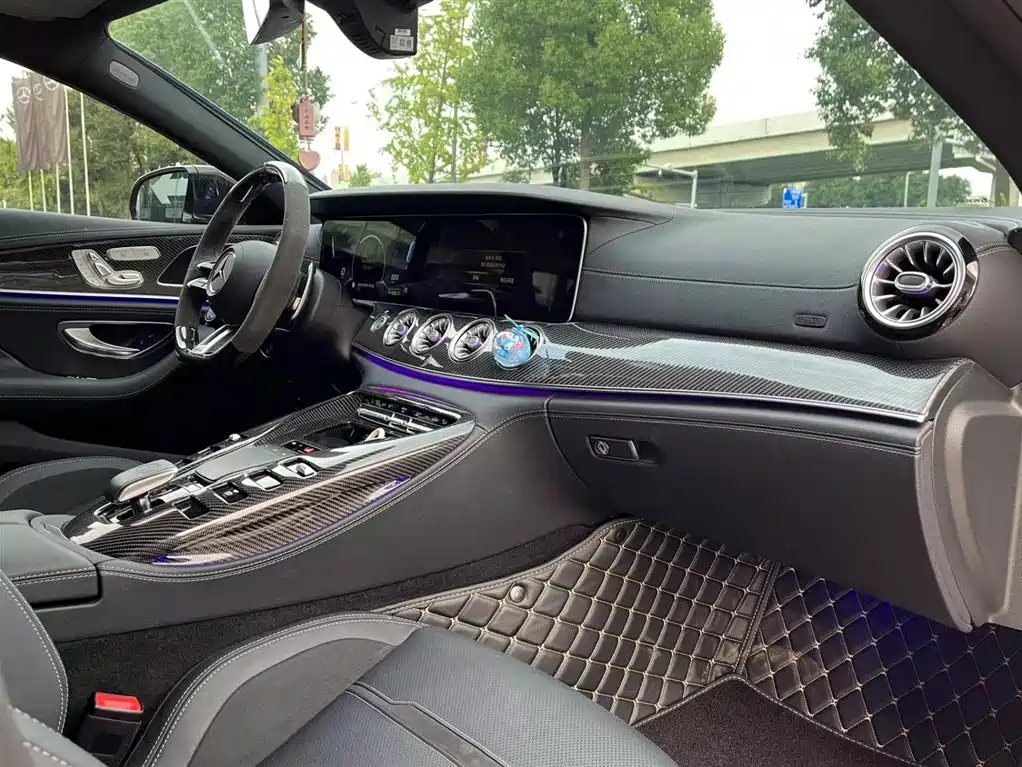 MERCEDES-BENZ AMG GT