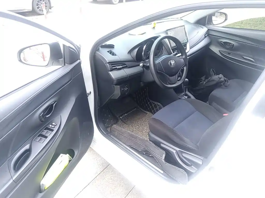 Toyota Yaris L — миниатюра 16