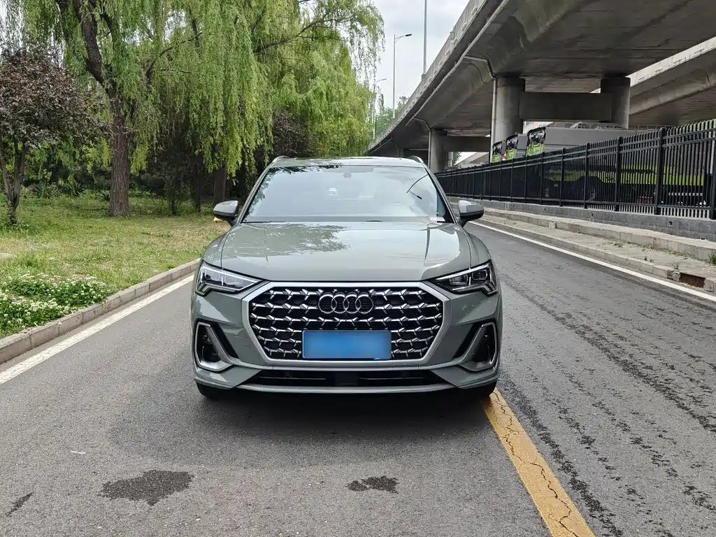 Audi Q3 2025 quattro 45 35TFSI Fashion