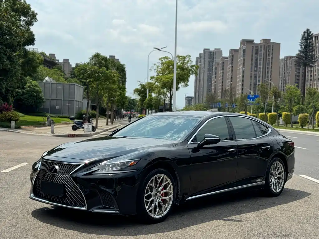 Lexus LS 2019