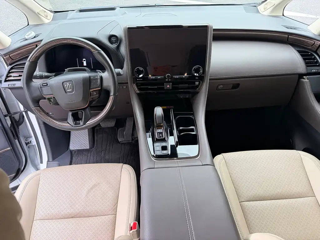 Toyota Vellfire — миниатюра 6