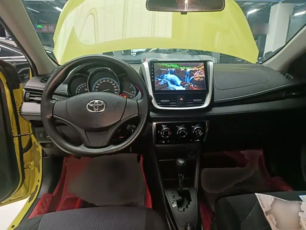 Toyota Yaris L — миниатюра 10