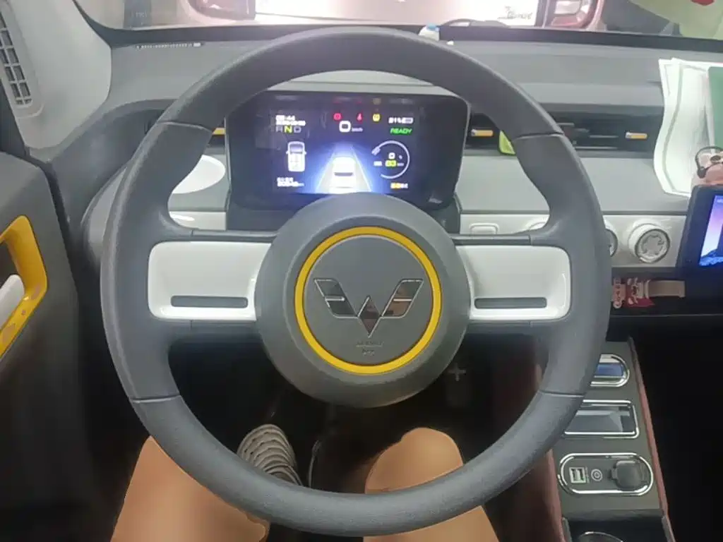Wuling MINIEV — миниатюра 11