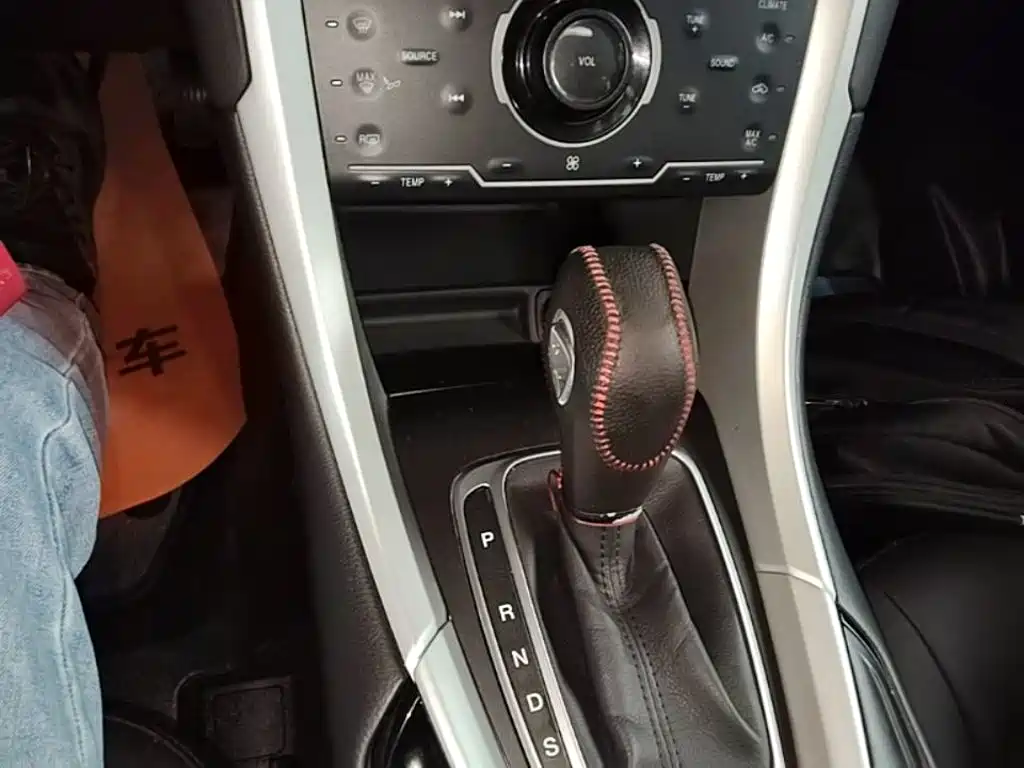 Ford Mondeo — миниатюра 14