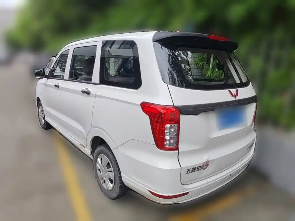 Wuling Hongguang — миниатюра 7
