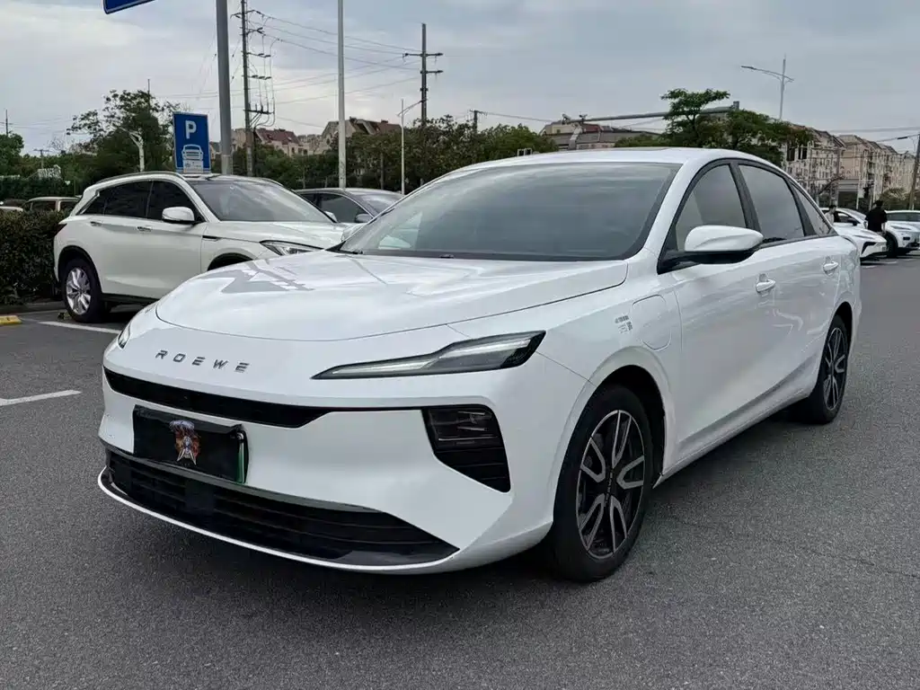 Roewe Young Wai D6