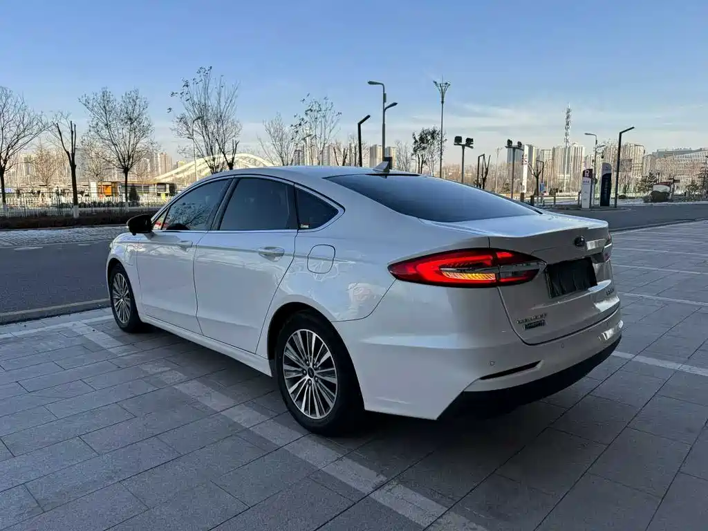 Ford Mondeo 2018 2.0 PHEV Fashion VI