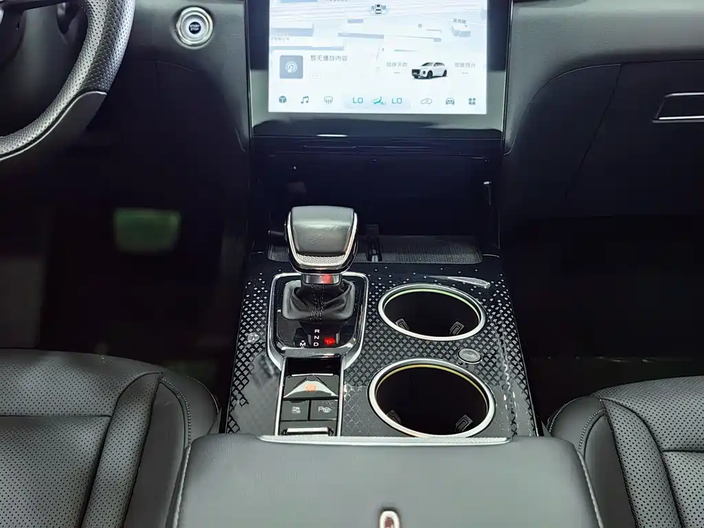 Hongqi Hongqi HS3 — миниатюра 9