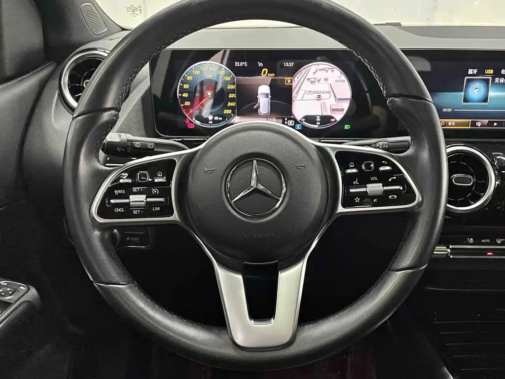 Mercedes-Benz B-Class — миниатюра 7