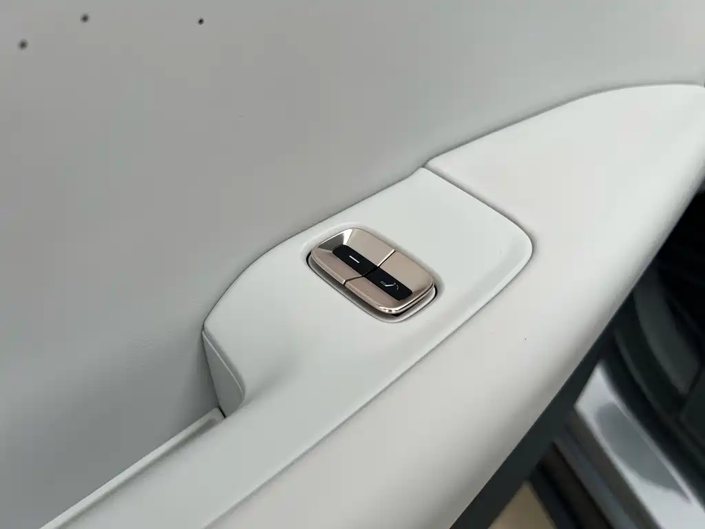 XPeng P7+ — миниатюра 17