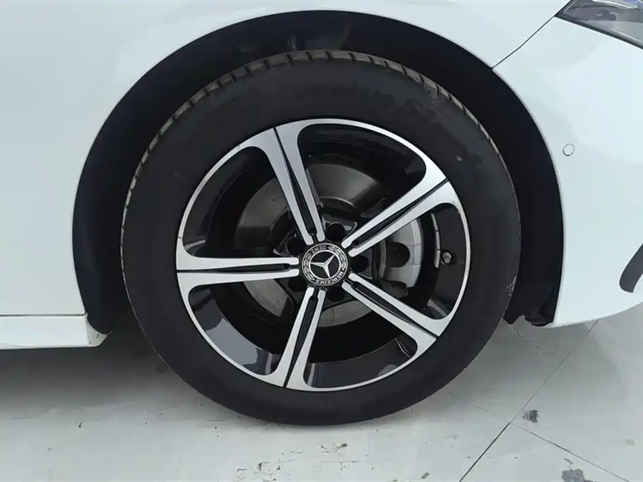 Mercedes-Benz A-Class A 2023 A 200 L Fashion