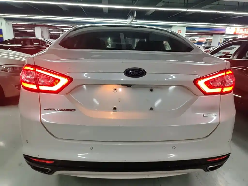 Ford Mondeo — миниатюра 6