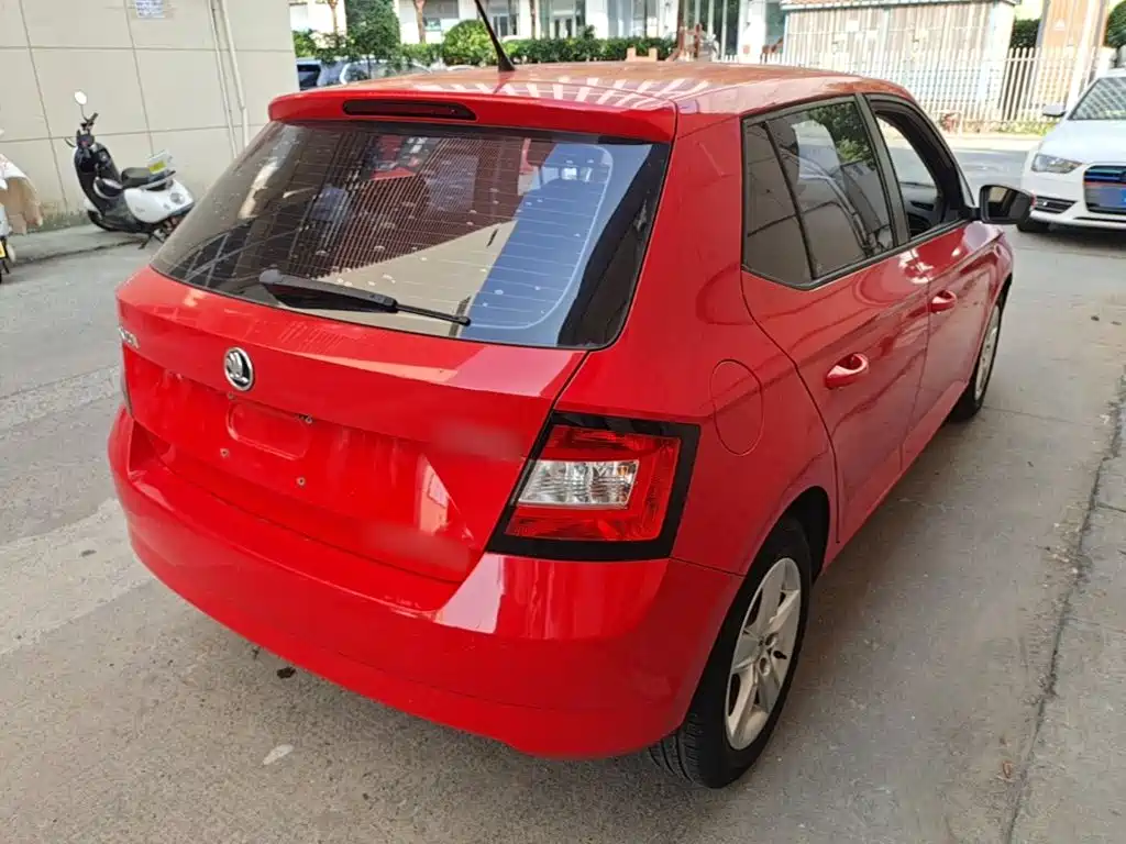 Skoda Fabia — миниатюра 7