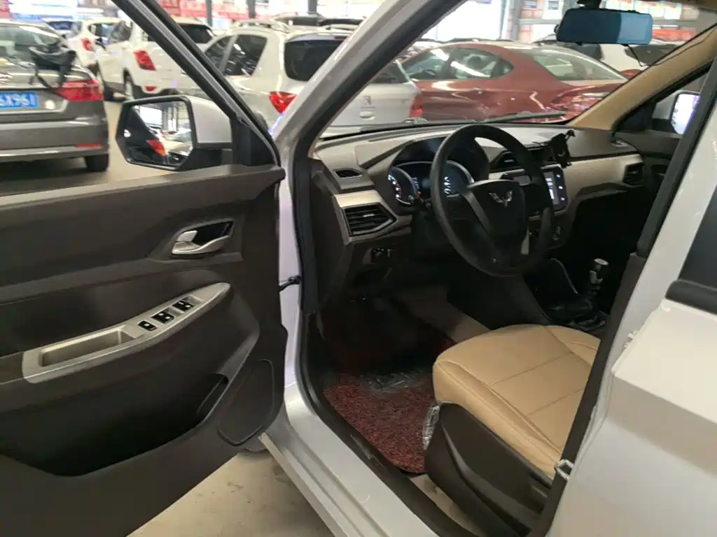 Wuling Hongguang — миниатюра 16