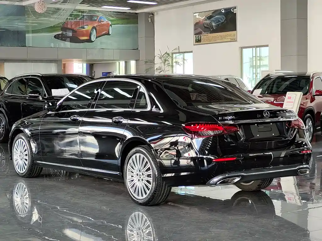 MERCEDES-BENZ E CLASS