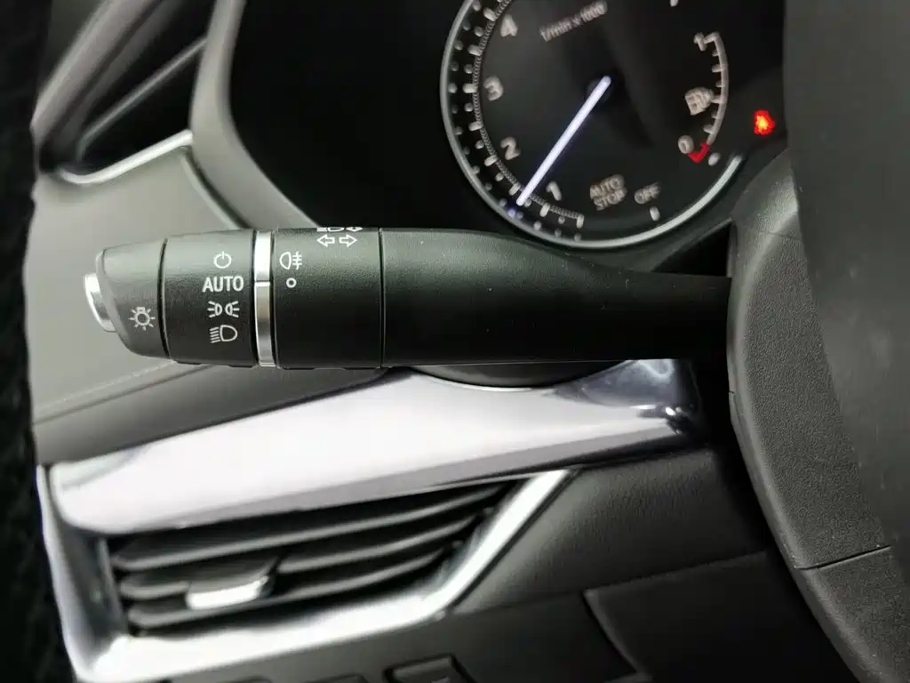 Cadillac XT4 — миниатюра 21