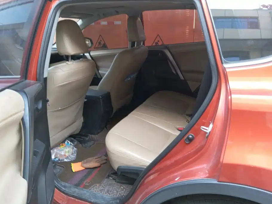 Toyota RAV4 — миниатюра 11