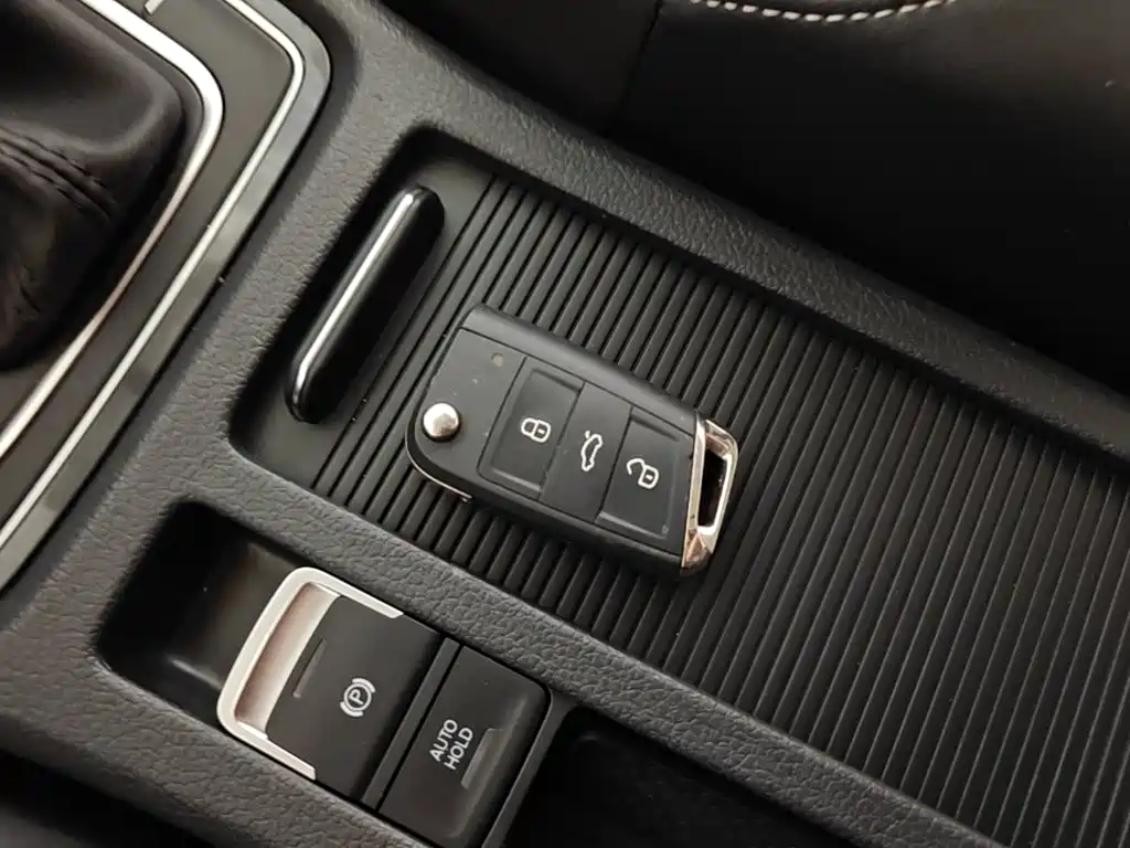 Volkswagen Golf 2017 230TSI AT Luxury