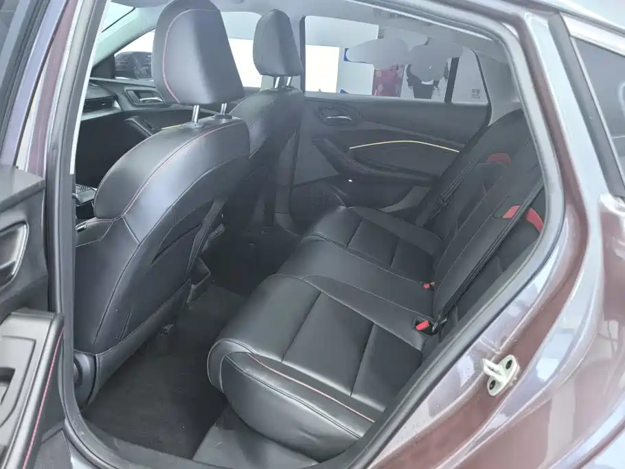 MG MG5 — миниатюра 11
