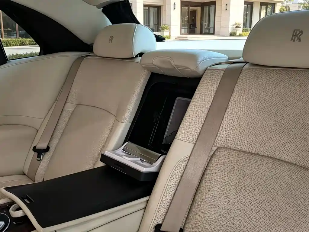 Rolls-Royce Ghost 2010 6.6T Standard