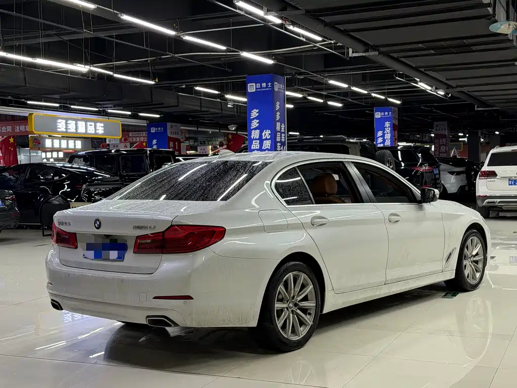 BMW 5 Series — миниатюра 6