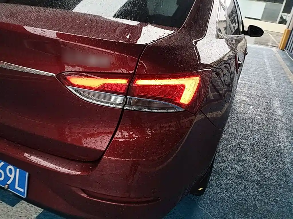 Buick Excelle — миниатюра 8