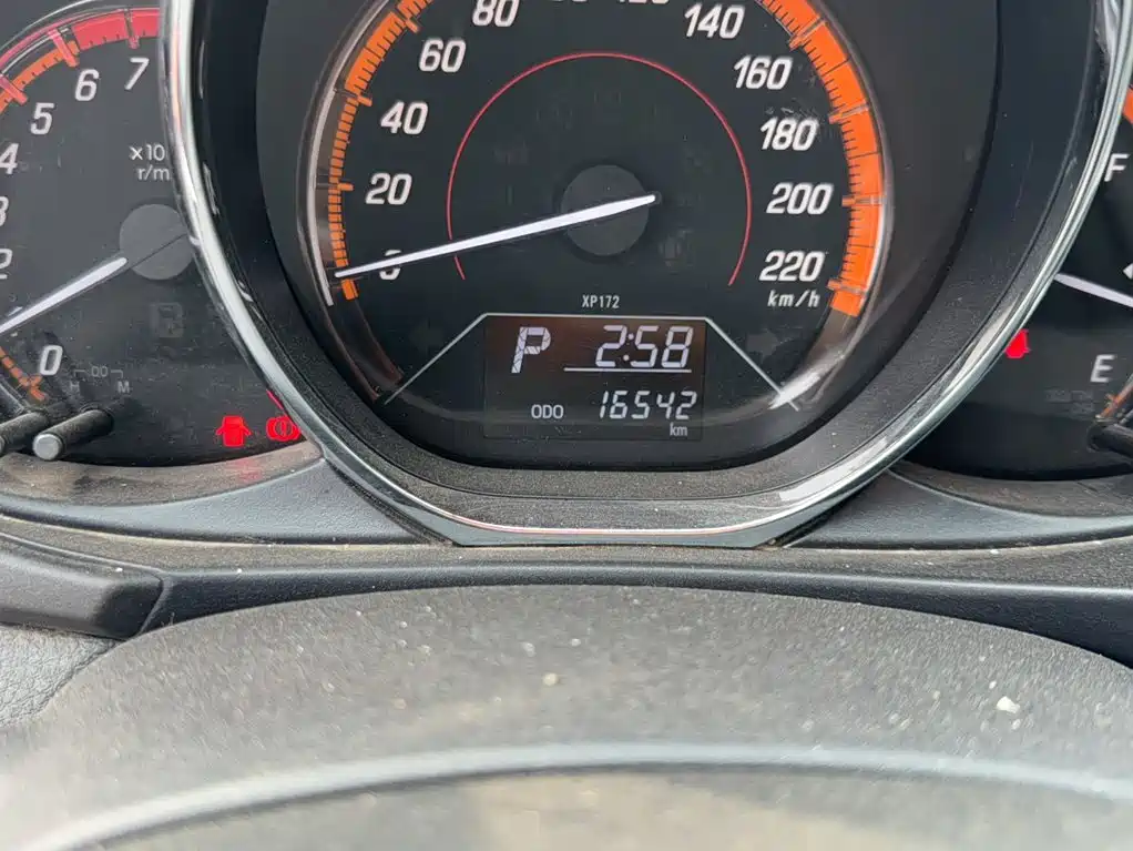 Toyota Yaris L — миниатюра 5