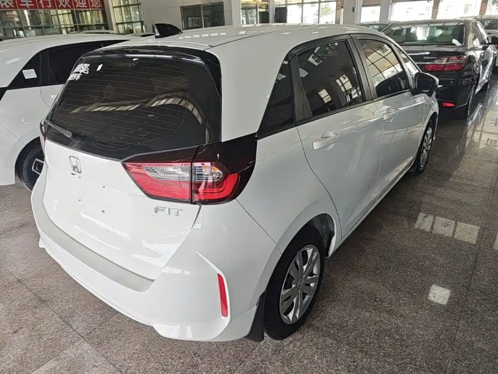 Honda Fit — миниатюра 7