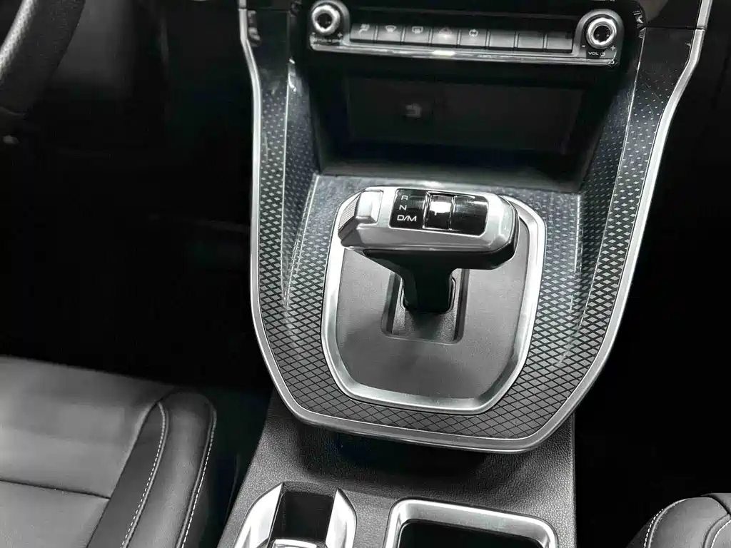Haval M6 2023 — фото 15
