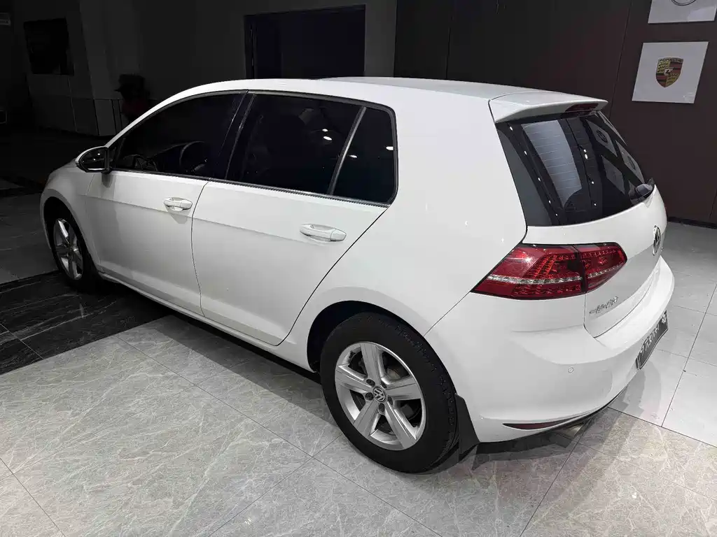 Volkswagen Golf — миниатюра 6