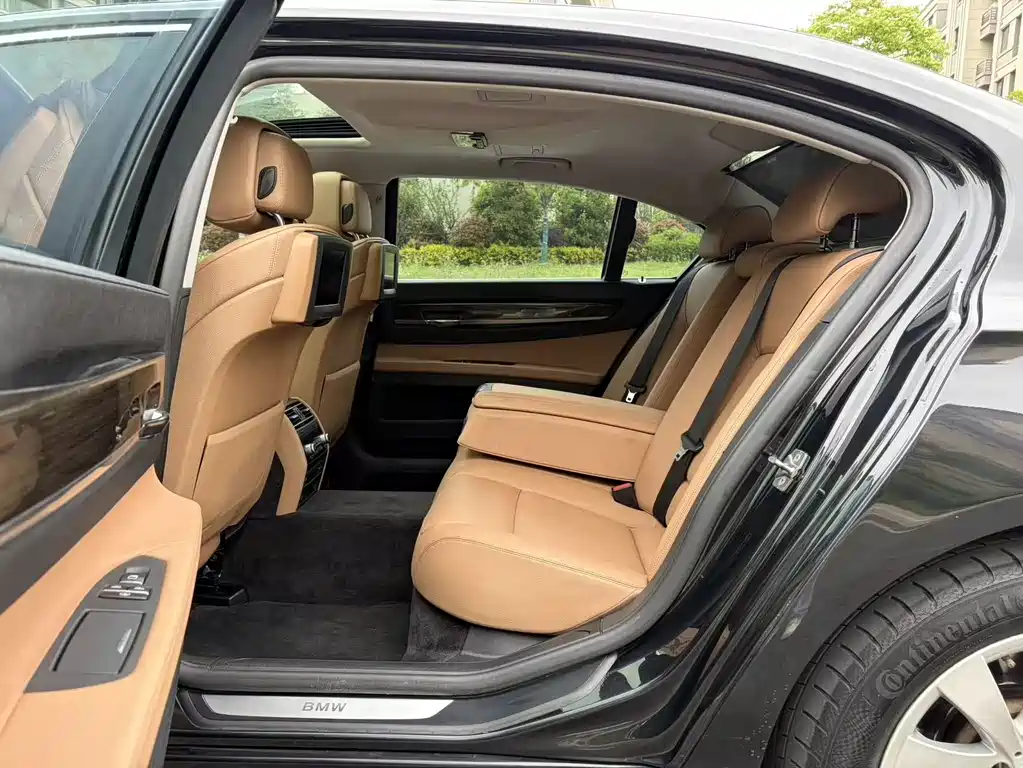 BMW 7 Series 7 2009 740Li Lead