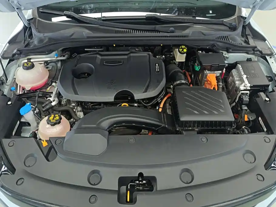 Geely L HiP — миниатюра 10