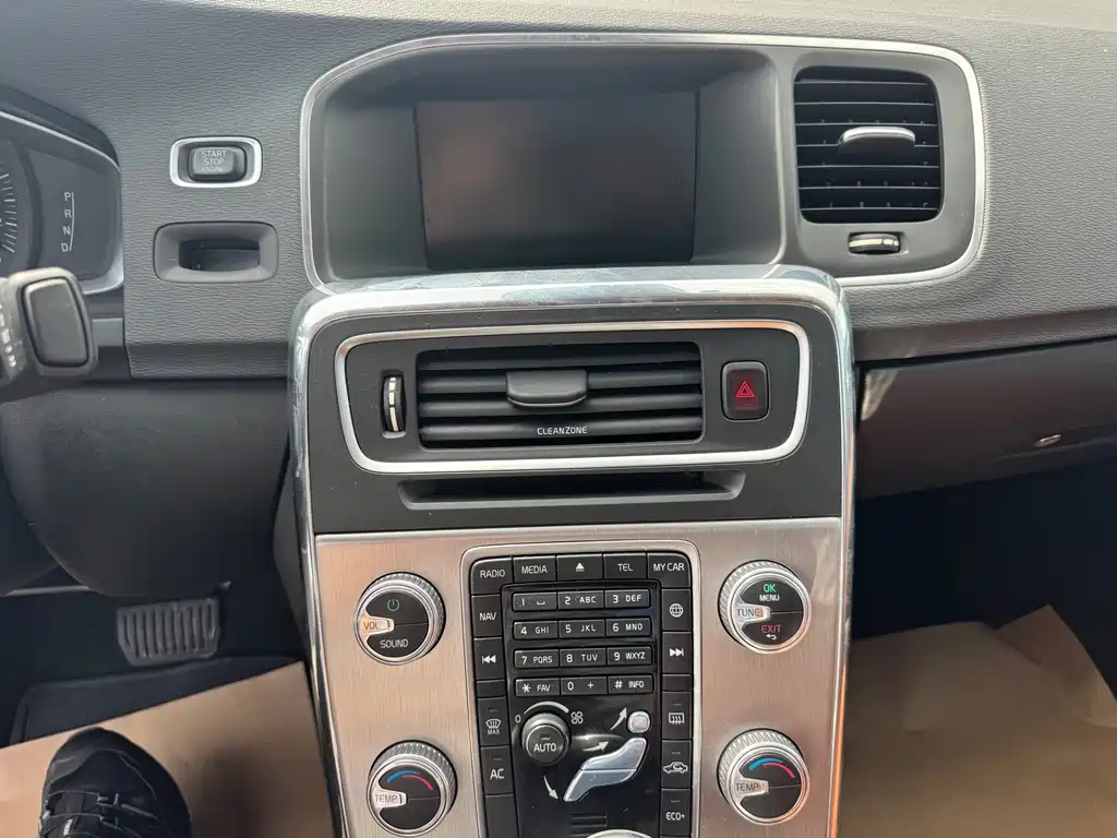 Volvo S60 — миниатюра 6