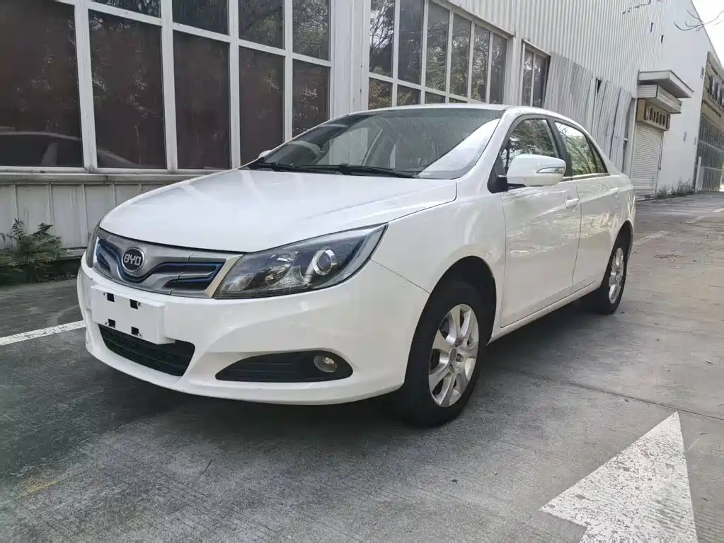 BYD e5